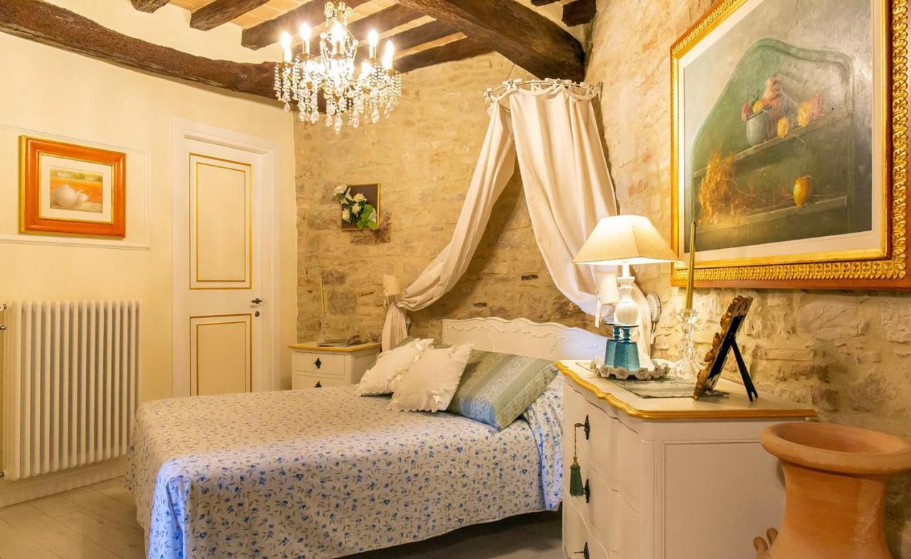 Residenza Teatro Antico Otel Todi Dış mekan fotoğraf